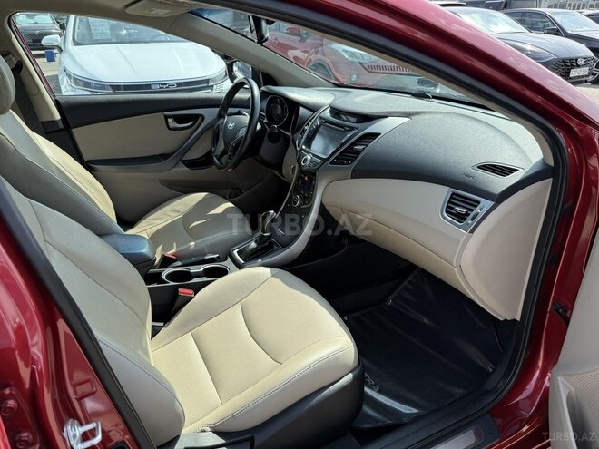 Hyundai Elantra-14