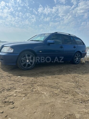 Mercedes C 200 2000, 231,760 km - 2.0 l - Bakı