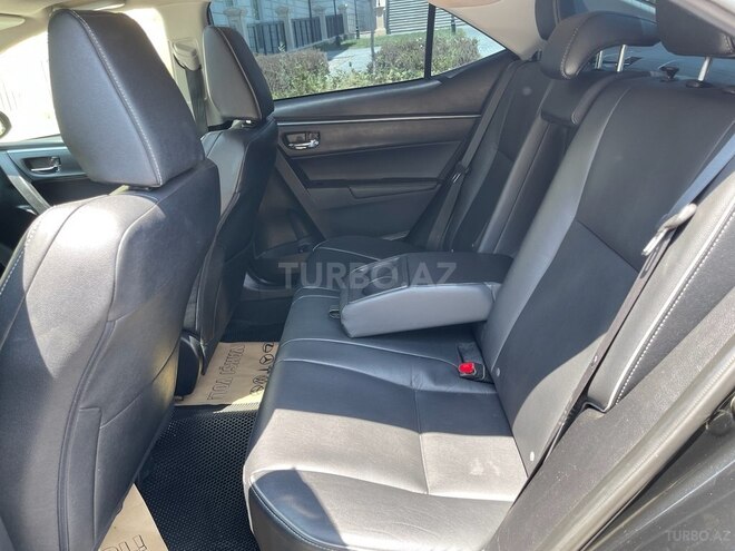 Toyota Corolla-11