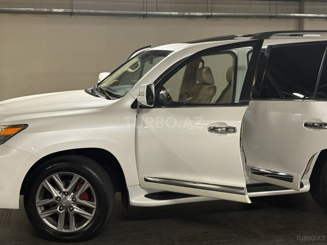 Lexus LX 570-16