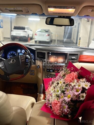 Lexus LX 570-13