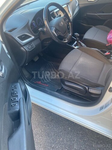 Hyundai Accent 2019, 250,000 km - 1.6 l - Bakı