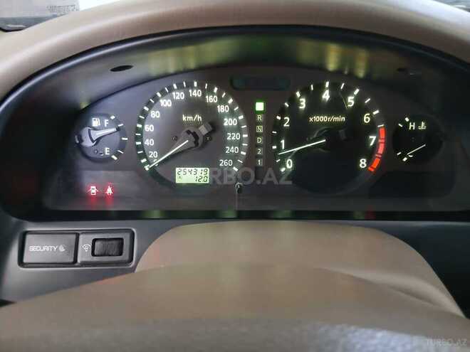 Nissan Maxima-5