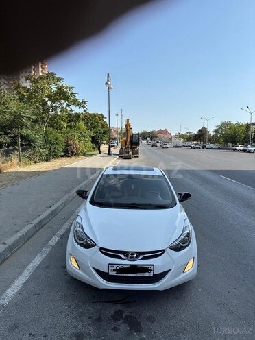 Hyundai Elantra-1