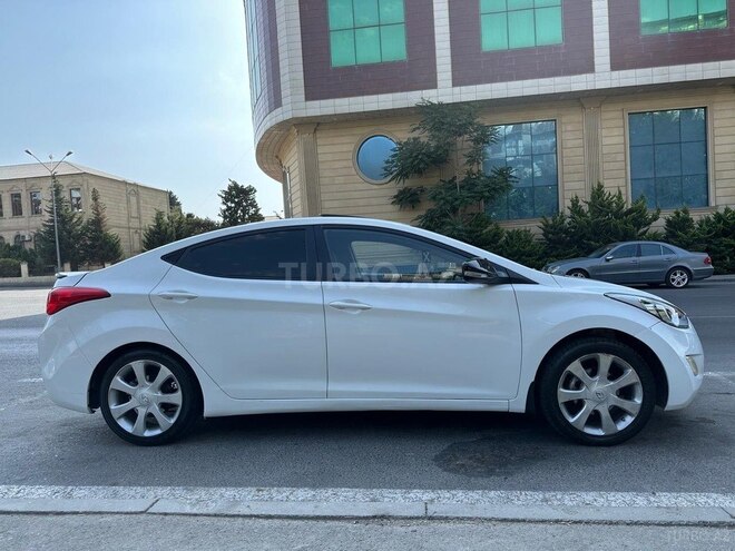Hyundai Elantra-7