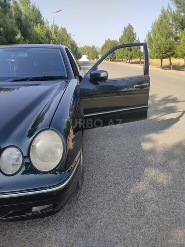 Mercedes E 220 d 2001, 334,819 km - 2.2 l - Masallı