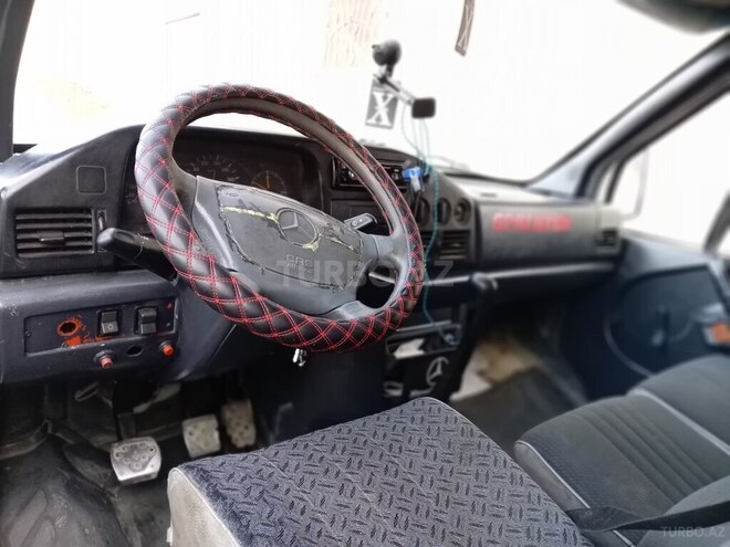 Mercedes Sprinter 208 1999, 280,280 km - 2.5 l - Tovuz