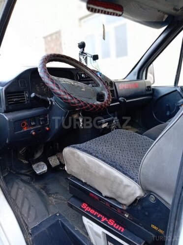Mercedes Sprinter 208 1999, 280,280 km - 2.5 l - Tovuz