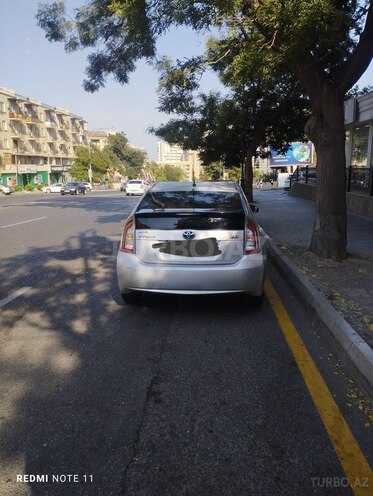 Toyota Prius 2015, 240,141 km - 1.8 л - Bakı