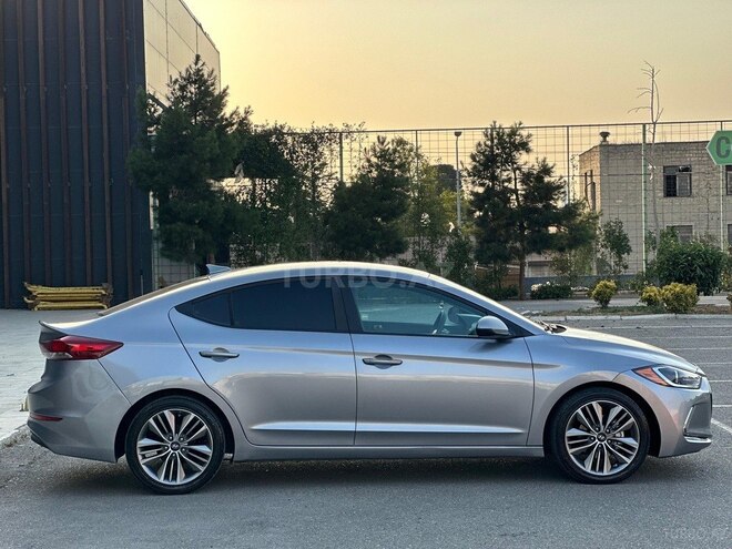 Hyundai Elantra 2016, 110,000 km - 2.0 l - Bakı
