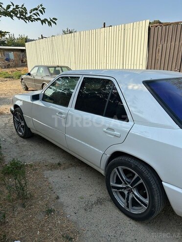 Mercedes E 220 d 1990, 360,000 km - 2.0 l - Bakı