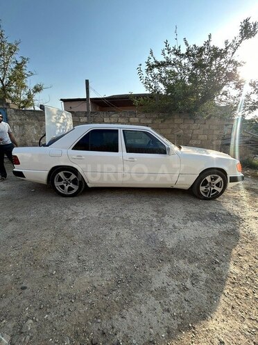 Mercedes E 220 d 1990, 360,000 km - 2.0 l - Bakı