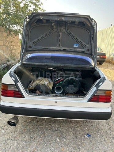 Mercedes E 220 d 1990, 360,000 km - 2.0 l - Bakı