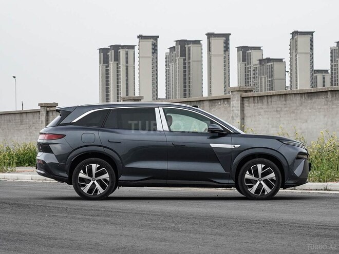 BYD Tang L-7