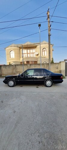 Mercedes E 220 1995, 380,000 km - 2.2 l - Bakı
