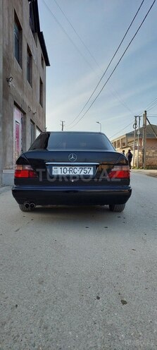 Mercedes E 220 1995, 380,000 km - 2.2 l - Bakı