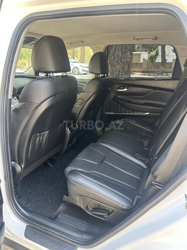 Hyundai Santa Fe-15