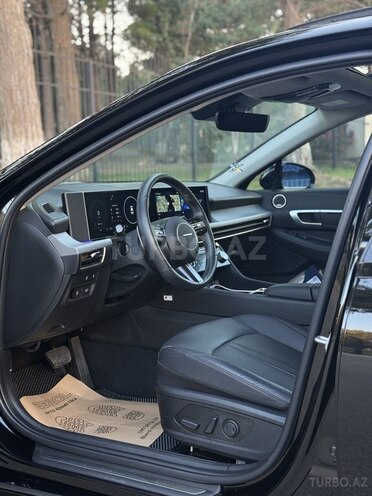 Hyundai Sonata-12