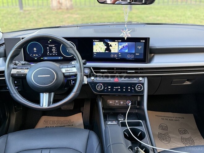 Hyundai Sonata-15