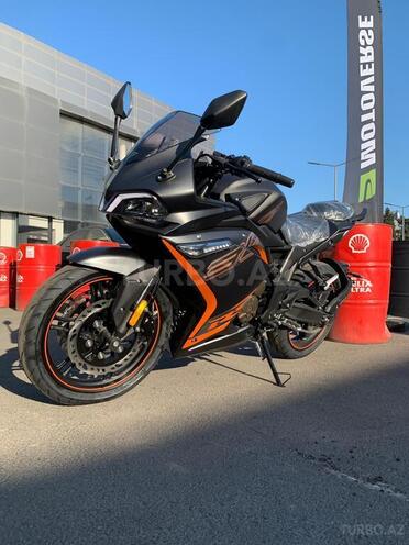 Voge 300rr-6