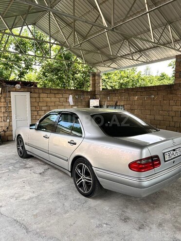Mercedes E 200 1998, 320,000 km - 2.0 l - Bakı