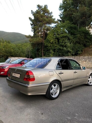 Mercedes C 240 1998, 350,000 km - 2.4 l - Qax