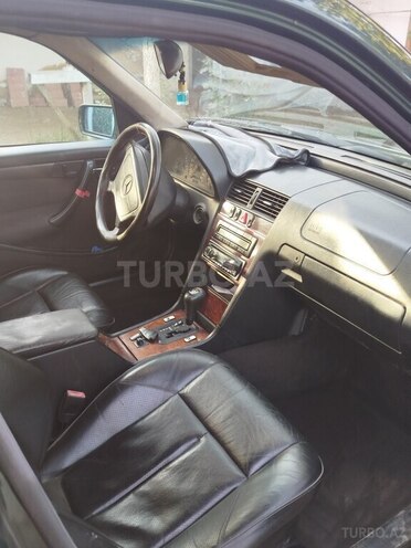 Mercedes C 240 1998, 380,000 km - 2.4 l - Salyan