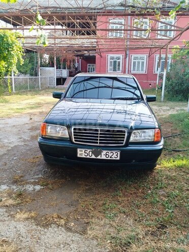 Mercedes C 240 1998, 380,000 km - 2.4 l - Salyan