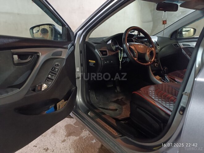 Hyundai Elantra 2015, 193,121 km - 1.8 л - Bakı