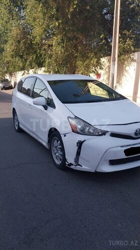 Toyota Prius V 2015, 131,000 km - 1.8 l - Bakı