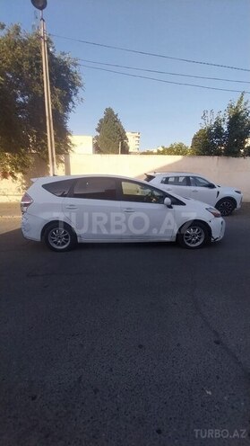Toyota Prius V 2015, 131,000 km - 1.8 l - Bakı