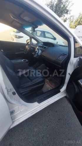 Toyota Prius V 2015, 131,000 km - 1.8 l - Bakı