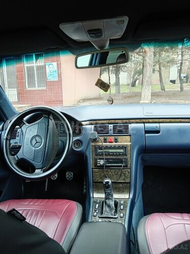 Mercedes E 200 1998, 550,000 km - 2.0 l - Sumqayıt