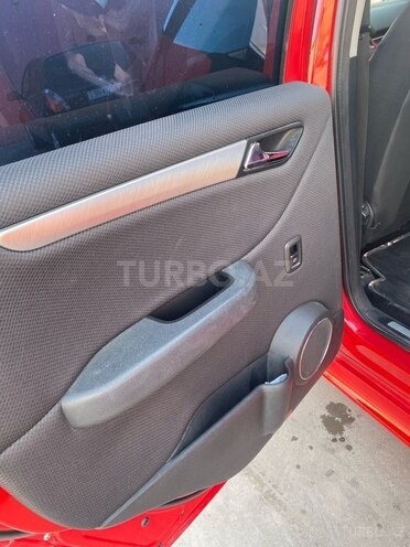 Mercedes B 180 2011, 153,898 km - 1.7 l - Bakı
