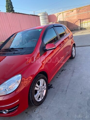 Mercedes B 180 2011, 153,898 km - 1.7 l - Bakı