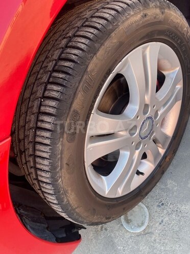 Mercedes B 180 2011, 153,898 km - 1.7 l - Bakı
