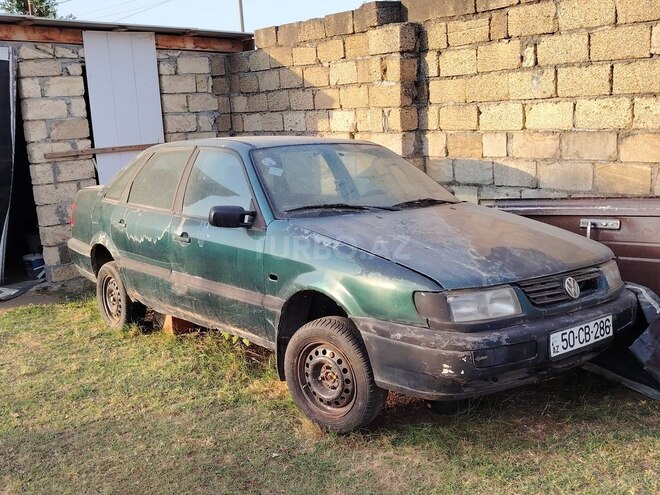 Volkswagen Passat 1995, 250,000 km - 1.8 l - Astara