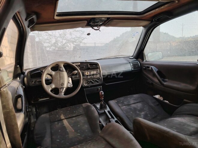 Volkswagen Passat 1995, 250,000 km - 1.8 l - Astara
