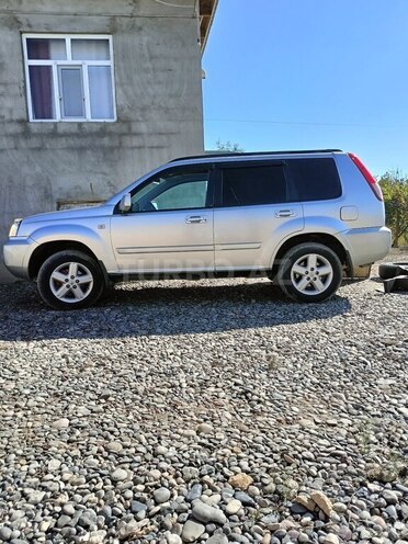 Nissan X-Trail 2006, 300,000 km - 2.5 l - Salyan