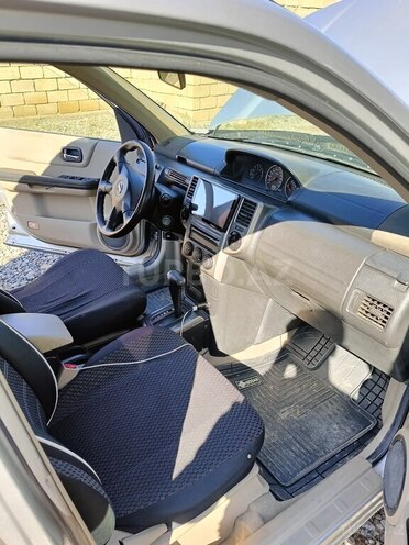 Nissan X-Trail 2006, 300,000 km - 2.5 l - Salyan
