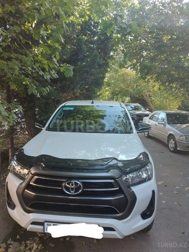Toyota Hilux 2024, 9,900 km - 2.5 л - Bakı