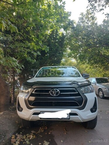 Toyota Hilux 2024, 9,900 km - 2.5 л - Bakı