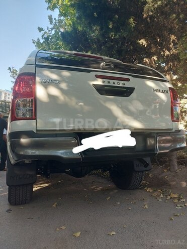 Toyota Hilux 2024, 9,900 km - 2.5 л - Bakı