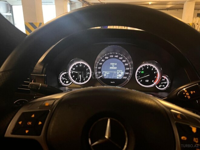Mercedes E 350 4MATIC 2011, 308,000 km - 3.5 л - Bakı