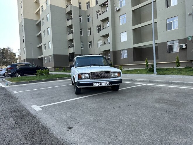 LADA (VAZ) 2107-15