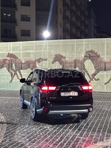 Mitsubishi Outlander 2016, 177,000 km - 2.4 l - Gəncə