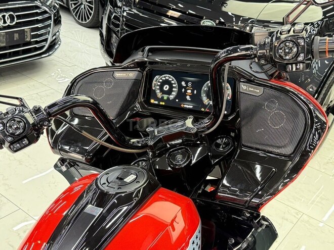 Harley-Davidson CVO Road Glide-2