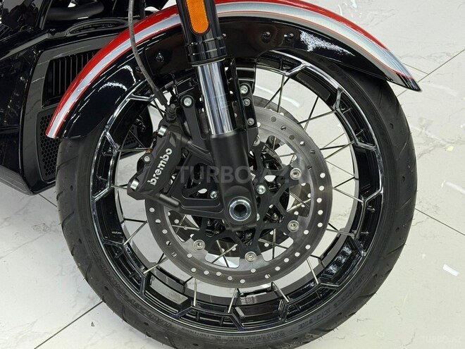 Harley-Davidson CVO Road Glide-4