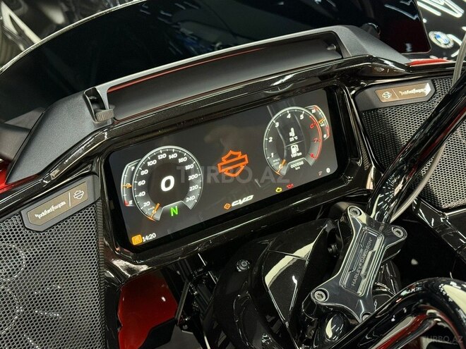 Harley-Davidson CVO Road Glide-5