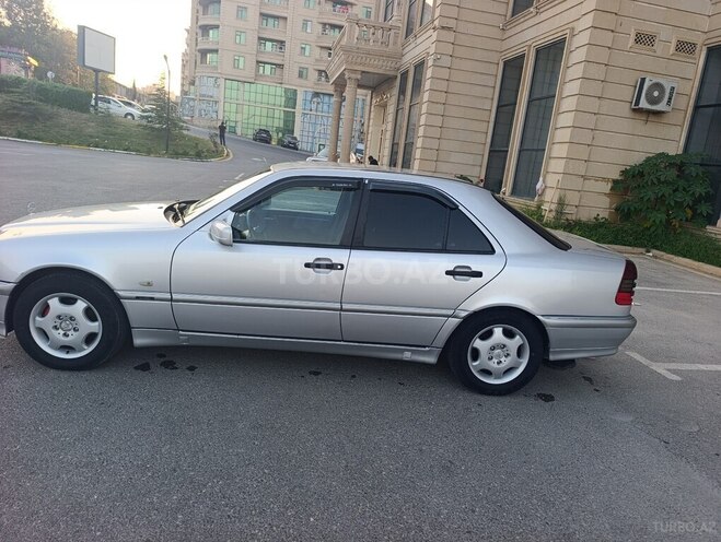 Mercedes C 200 2000, 408,530 km - 2.0 л - Sumqayıt